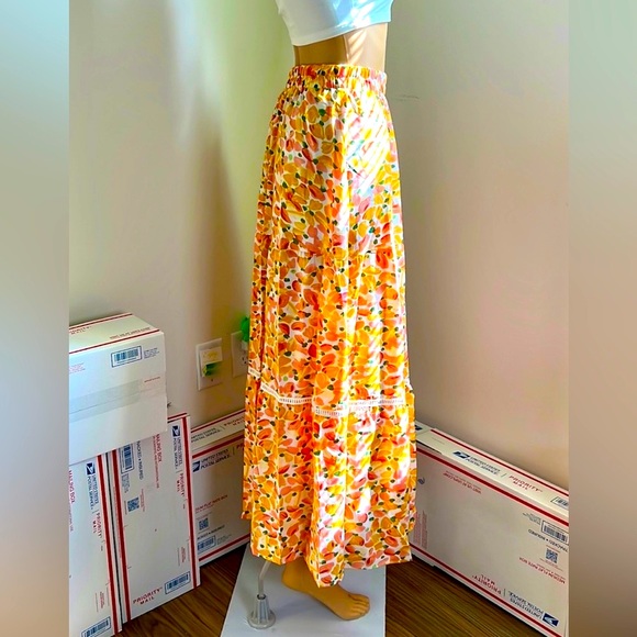Simplee plus Maxi skirt - Picture 2 of 11